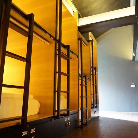 M Boutique Hostel Seminyak  Ngoại thất bức ảnh