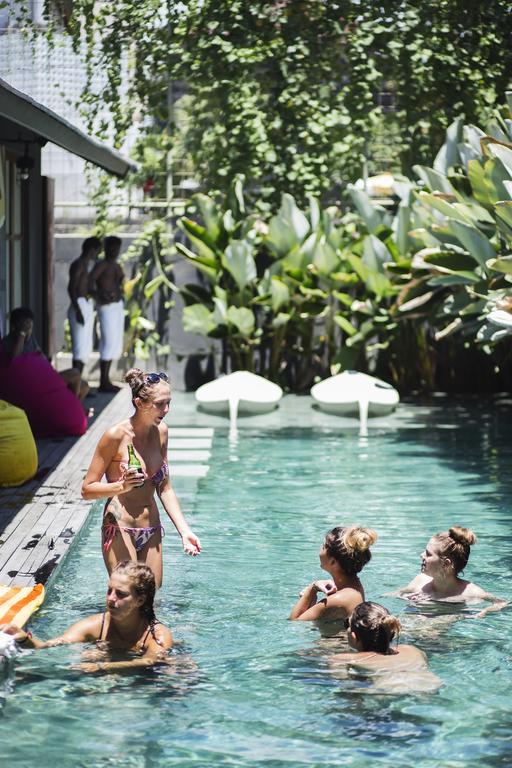 M Boutique Hostel Seminyak  Ngoại thất bức ảnh